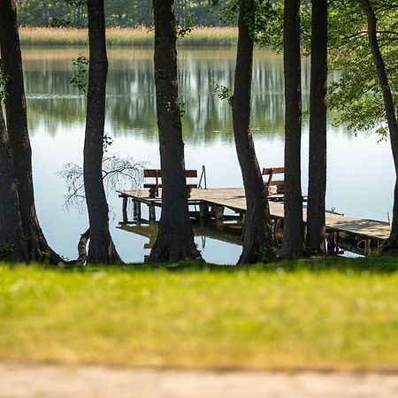 Ferienwohnung Haubentaucher - Historische Scheune Mit Seezugang Im Naturpark Fuer Familienurlaub Mit Hund Jabel Exteriör bild